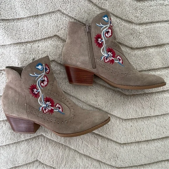 Carlos by Carlos Santana Vivian Embroidered Western Booties - Picture 2 of 11